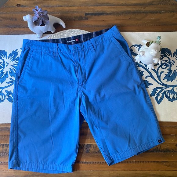 NWOT Quiksilver Union Shorts - waist 33" - Picture 1 of 5